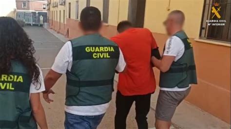 violacion roquetas de mar|¡Brutal! Un inmigrante africano viola a dos mujeres en。